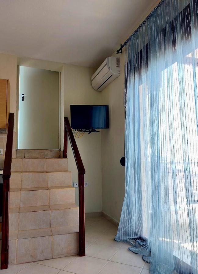 Apartment In Siviri Sea View エクステリア 写真